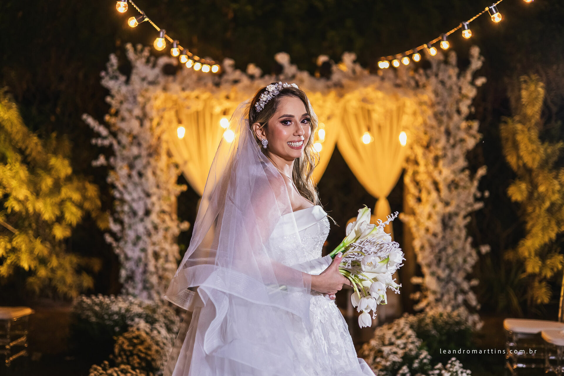 Casamento Thaís e Vitor no espaço Bella Faria Eventos