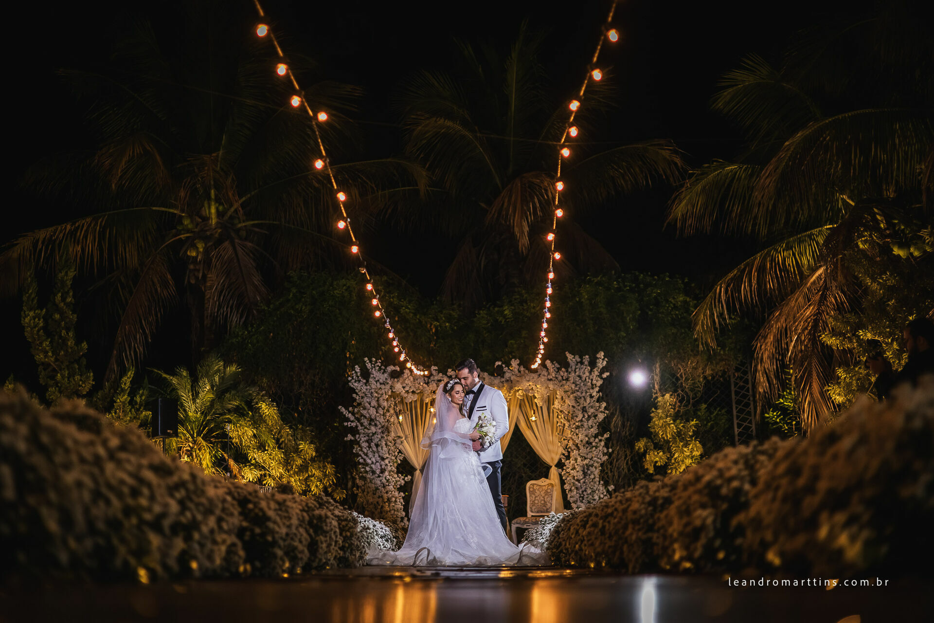 Casamento Thaís e Vitor no espaço Bella Faria Eventos