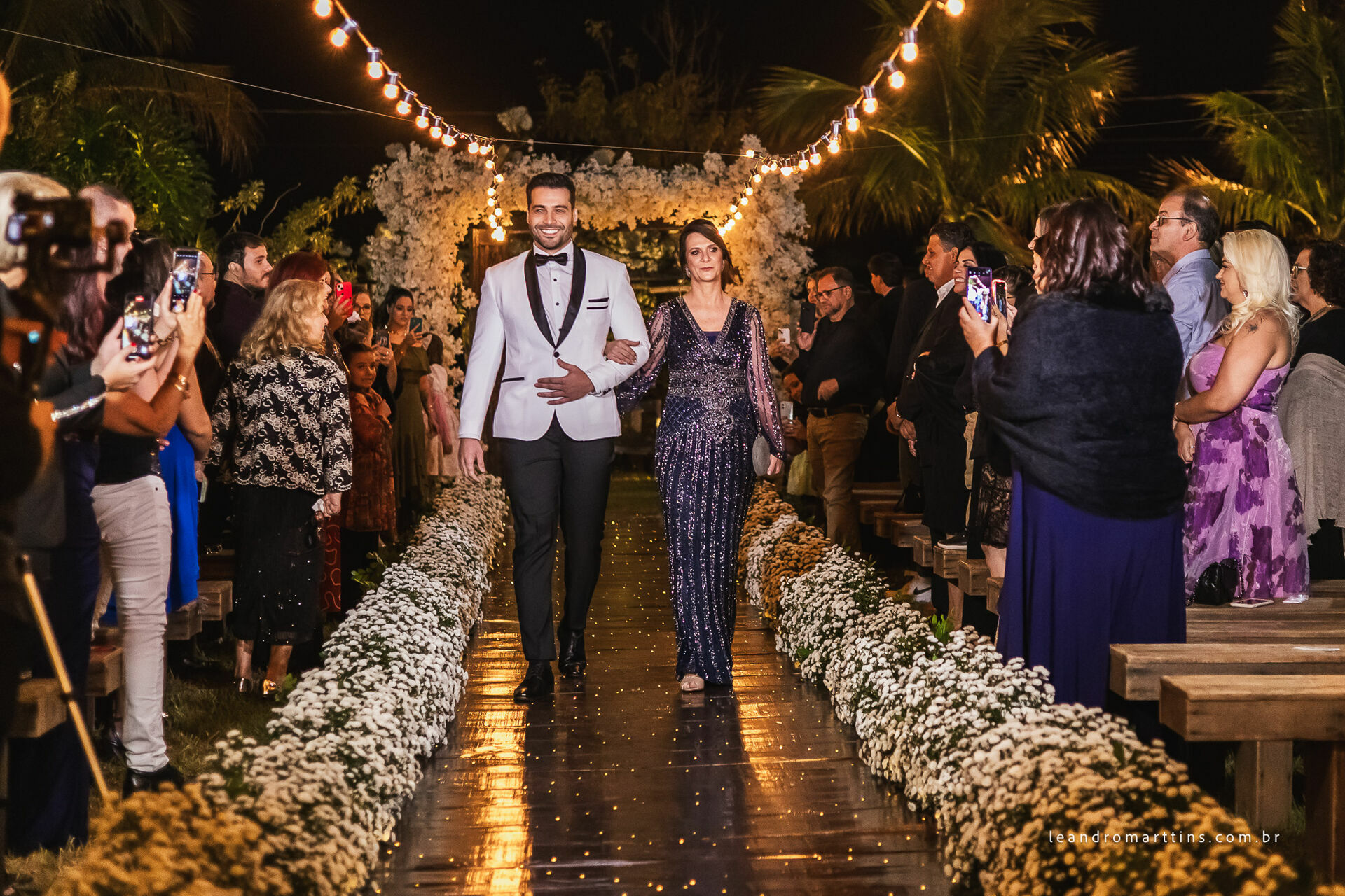 Casamento Thaís e Vitor no espaço Bella Faria Eventos