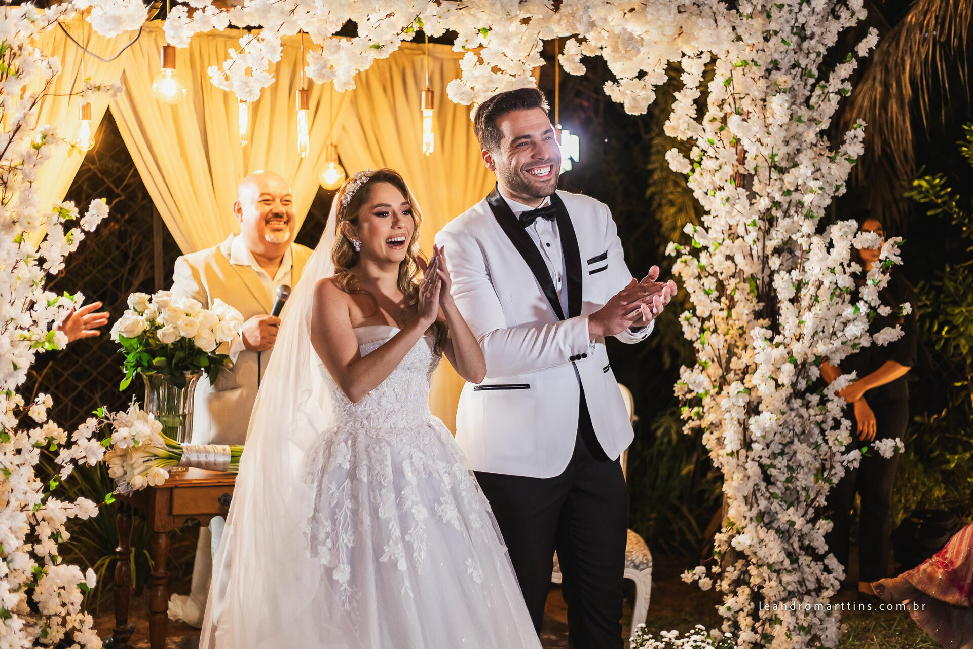 Casamento Thaís e Vitor no espaço Bella Faria Eventos