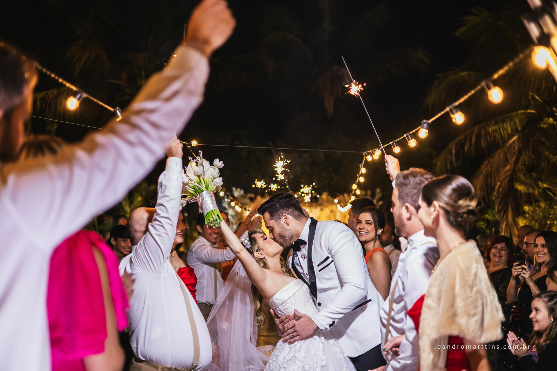 Casamento Thaís e Vitor no espaço Bella Faria Eventos