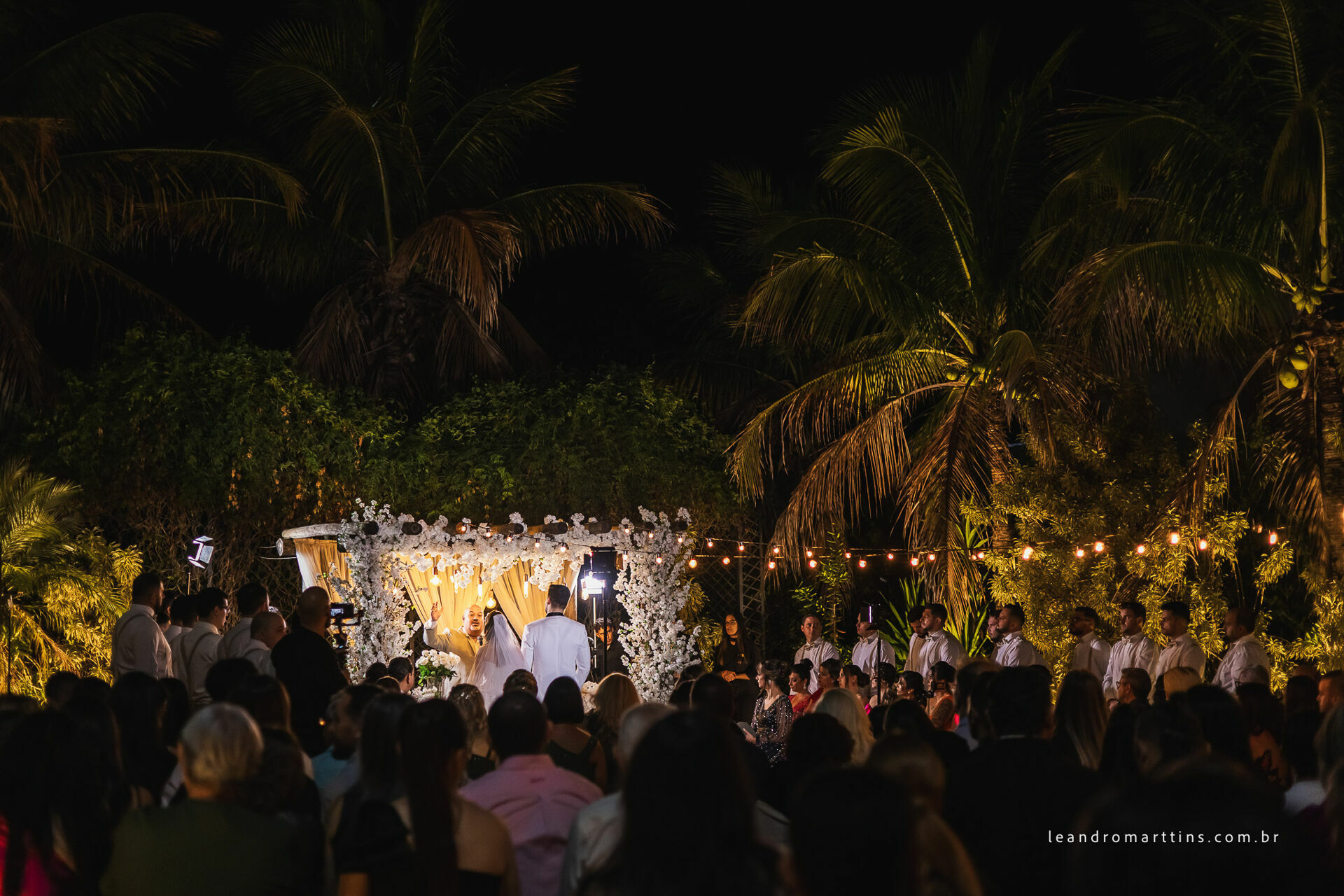 Casamento Thaís e Vitor no espaço Bella Faria Eventos